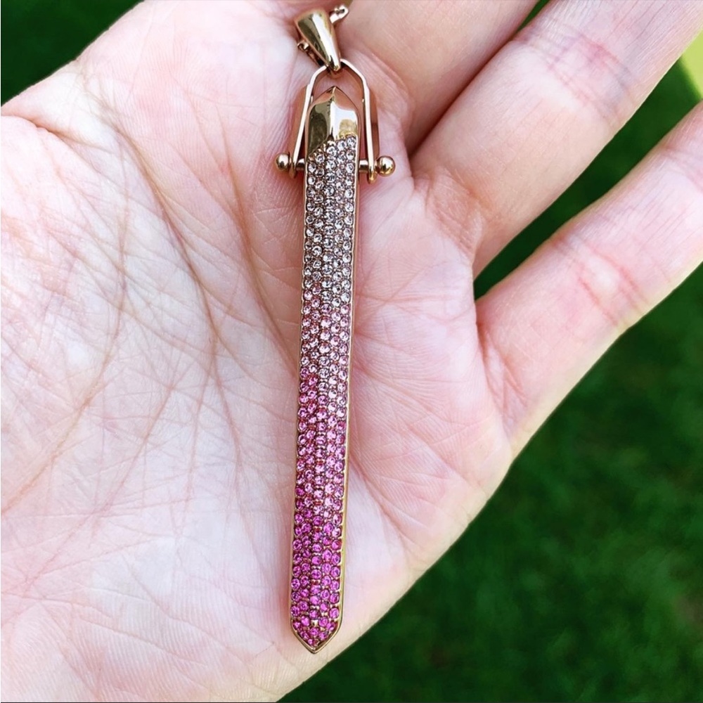 Stunning Pink Ombré Stella and Dot Pendent. $120